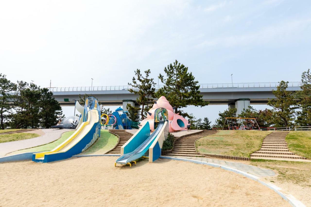 Kansai Seaside Hotel Kaizuka Bagian luar foto